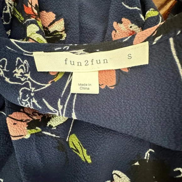Fun2Fun Kenmore Split Neck un Navy Floral Long Sleeve Rayon Blouse Women's Sz S - Picture 5 of 8